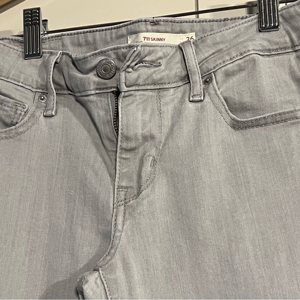 Levi’s 711 light gray 5 pocket skinny jean, barely worn, size 26